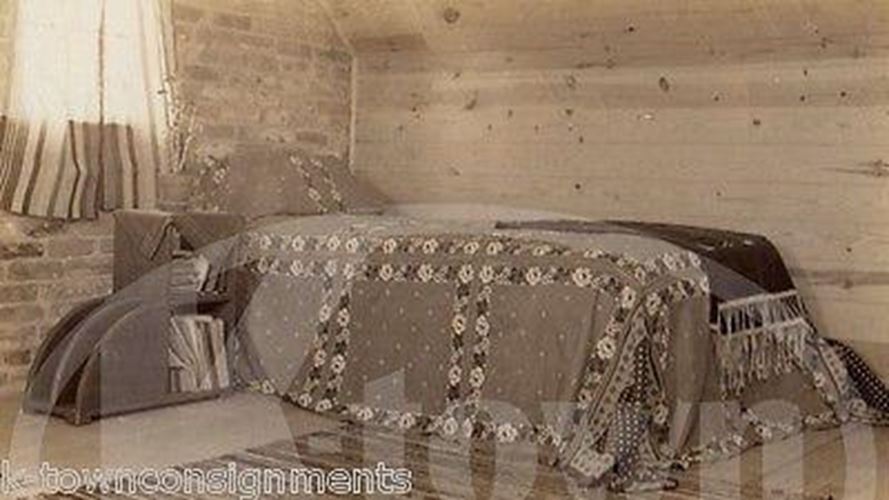 Antique Quilt Bedspread Folk Art Interior Decorating Antique Snapshot Photo