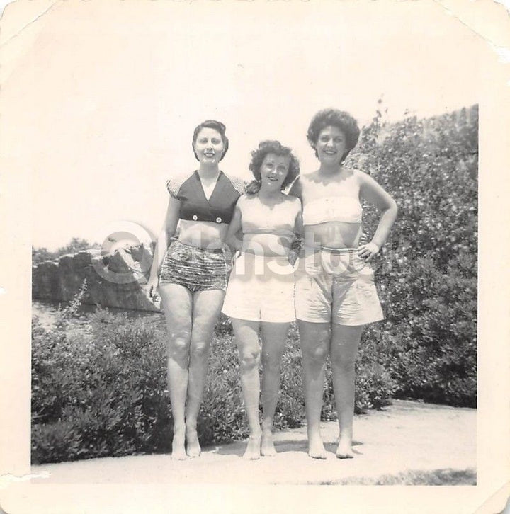 Lovely Summer Swimsuit Babes Vintage 1940s b&w Snapshot Photo #06