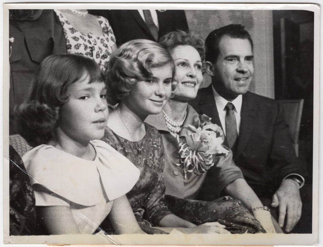 Vice President Nixon Family Original GOP Political Campaign Photo Nov 1960