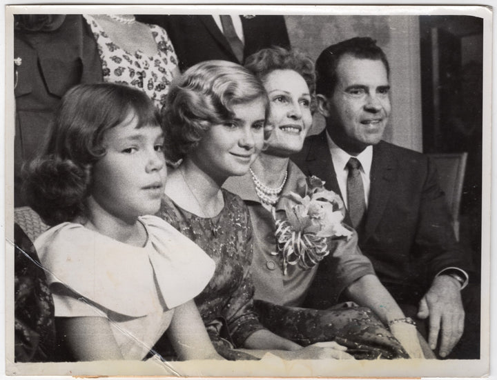 Vice President Nixon Family Original GOP Political Campaign Photo Nov 1960