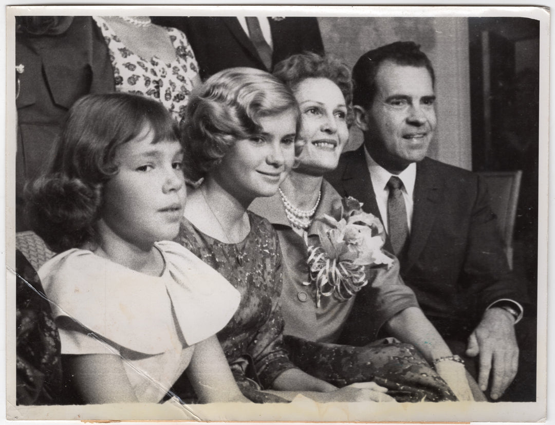 Vice President Nixon Family Original GOP Political Campaign Photo Nov 1960