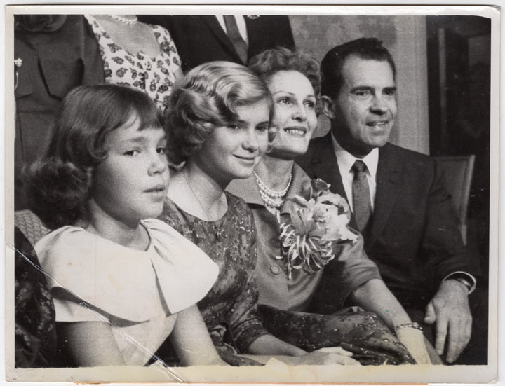 Vice President Nixon Family Original GOP Political Campaign Photo Nov 1960