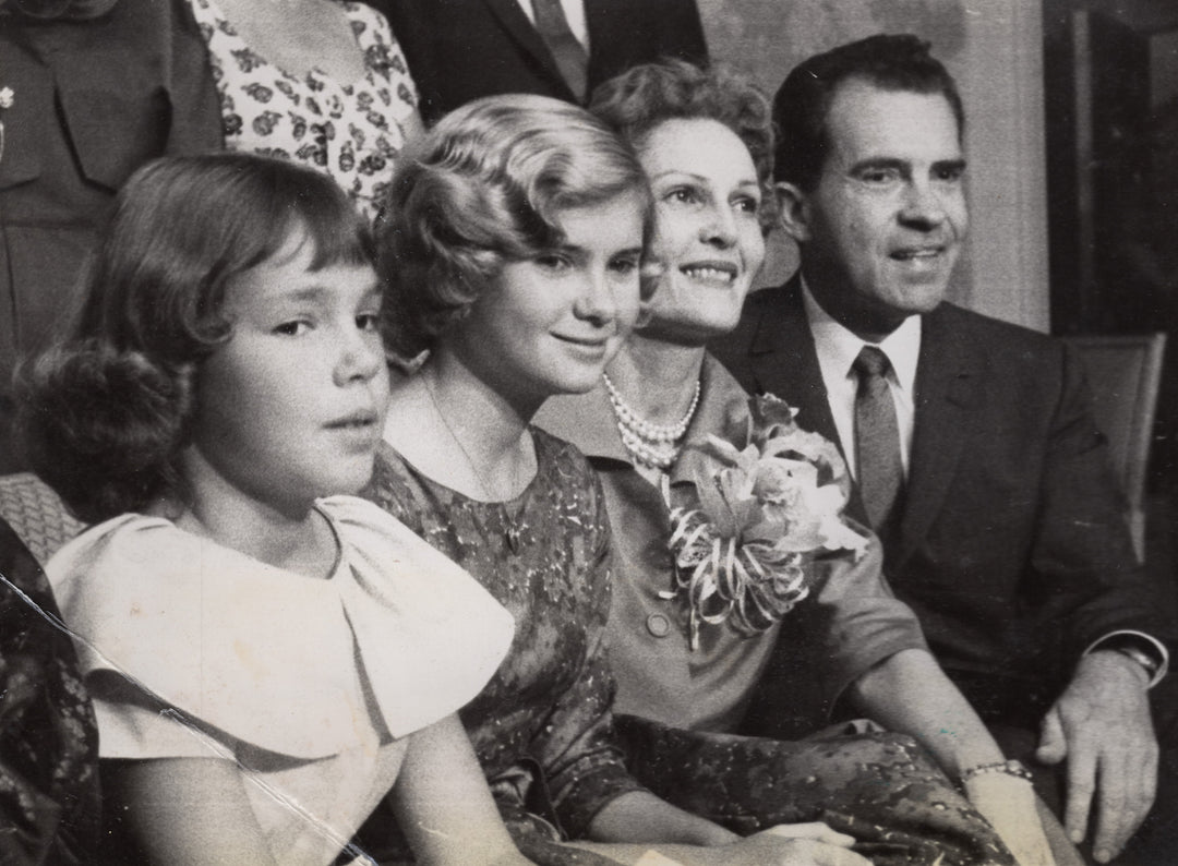 Vice President Nixon Family Original GOP Political Campaign Photo Nov 1960