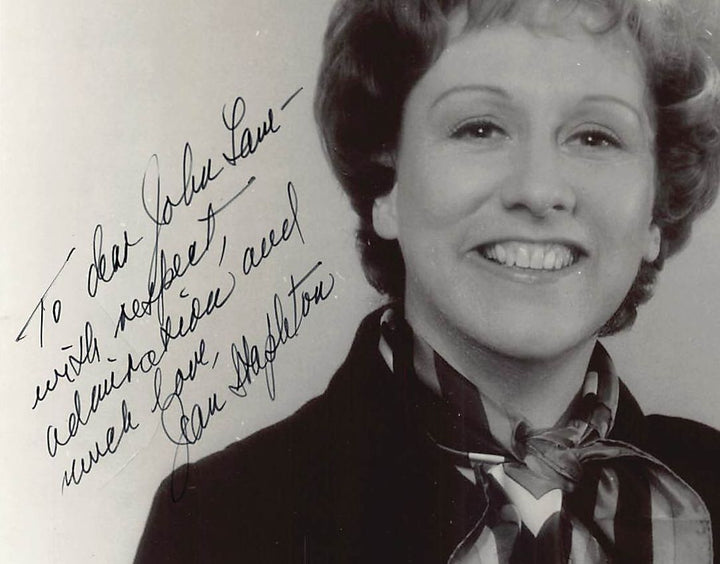 Jean Stapleton All in the Family Edith Bunker Actress Autograph Signed Vintage 8x10 Photo