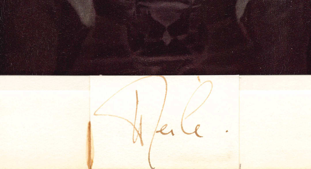 Merle Oberon Scarlet Pimpernel Actress Autograph Signature on Card