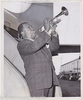 LOUIS ARMSTRONG SATCHMO GOODWILL TOUR AIRPLANE VINTAGE FRANK DRIGGS PHOTO 1958 - K-townConsignments