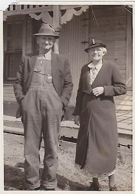 LIFE-LONG MATES AS YOUNG MARRIED COUPLE & OLD AGE ANTIQUE AGING PROCESS PHOTOS - K-townConsignments