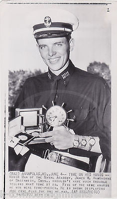 JAMES HAWTHORNE ANNAPOLIS NAVAL ACADEMY AWARDS VINTAGE NEWS PRESS PHOTO - K-townConsignments