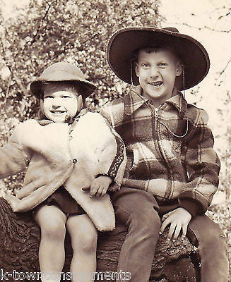 ARRGG! LITTLE COWBOY & LITTLE GIRL VINTAGE FUN BROTHER SISTER SNAPSHOT PHOTO - K-townConsignments