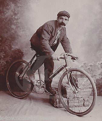 EARLY BICYCLE CYCLIST ON HIS RACING BIKE CRISP ANTIQUE CABINET CARD PHOTOGRAPH - K-townConsignments