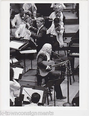 ARLO GUTHRIE & NARDOLILLO METROPOLITAN SYMPHONY VINTAGE STUDIO PROMO PHOTO - K-townConsignments