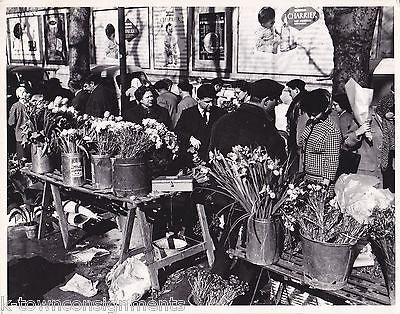 FRENCH MARSEILLE FLOWER MARKET CARRIER VINTAGE PROFESSIONAL TRAVEL PHOTO - K-townConsignments