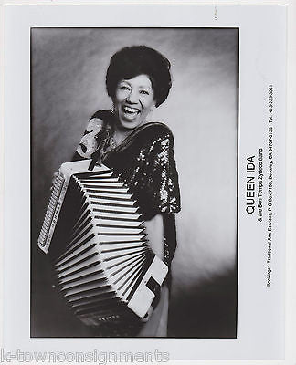 QUEEN IDA ACCORDION MUSICIAN BON TEMPS ZYDECO BAND VINTAGE STUDIO PROMO PHOTO - K-townConsignments
