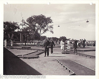 THE SERVICEMANS COUNTRY CLUB CHICAGO VINTAGE WWII SOLDIERS 1940s SNAPSHOT PHOTO - K-townConsignments