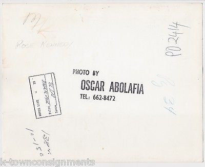 Rose Kennedy & New York Police Officer Backstage Vintage News Press Photo - K-townConsignments