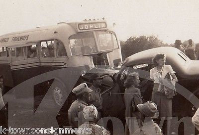 FRISCO TOURWAYS BUS CRASH CAR ACCIDENT JOPLIN MISSOURI VINTAGE SNAPSHOT PHOTO - K-townConsignments