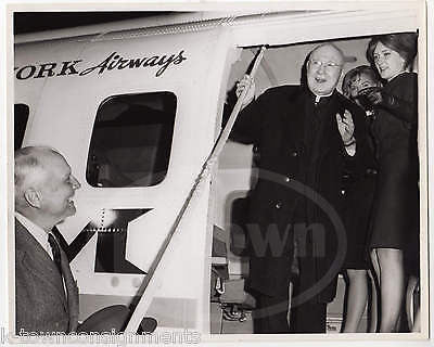 NEW YORK AIRWAYS BOEING VERTOL 107 HELICOPTER VINTAGE PRIEST LANDING PHOTOS - K-townConsignments