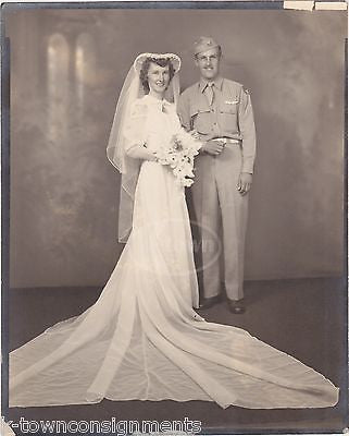 US AIR FORCE PILOT & HIS BEAUTIFUL WAR BRIDE VINTAGE WWII WEDDING PHOTOGRAPH - K-townConsignments