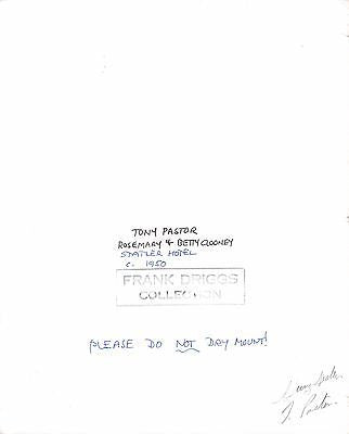 TONY PASTOR BETH & ROSEMARY CLOONEY VINTAGE FRANK DRIGGS STAGE PHOTO 1950 - K-townConsignments