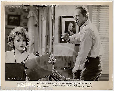 KIM NOVAK & RAY WALSTON KISS ME STUPID MOVIE ACTORS VINTAGE MOVIE STILL PHOTO - K-townConsignments