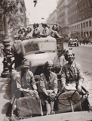 JEEP TRUCK FULL OF WAC MILITARY WOMEN IN UNIFORM VINTAGE WWII SNAPSHOT PHOTOS - K-townConsignments