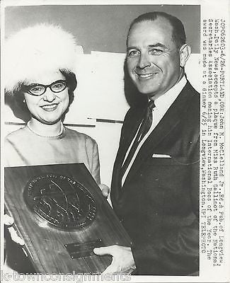 JOHN MCCLELLAND JR INTERNATIONAL BOSS OF THE YEAR VINTAGE NEWS PRESS PHOTO - K-townConsignments