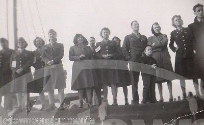 WAC MILITARY WOMEN IN UNIFORM GROUP SEND-OFF VINTAGE WWII SNAPSHOT PHOTOS LOT - K-townConsignments