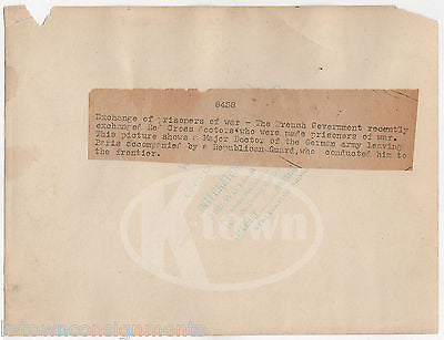 WWI GERMAN MAJOR DOCTOR & RED CROSS POW PRISONER EXCHANGE ANTIQUE PRESS PHOTO - K-townConsignments