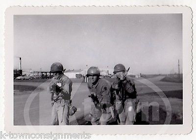 PENNSYLVANIA NATIONAL GUARD KOREAN WAR SOLDIERS VINTAGE FUN IDed SNAPSHOT PHOTO - K-townConsignments