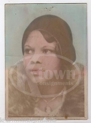 AFRICAN AMERICAN FLAPPER GIRL IN FUR COAT ANTIQUE HAND COLORED SNAPSHOT PHOTO - K-townConsignments