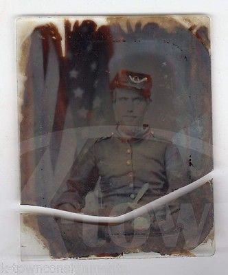 UNION CAVALRY CIVIL WAR SOLDIER IN UNIFORM BY AMERICAN FLAG AMBROTYPE PHOTOGRAPH - K-townConsignments