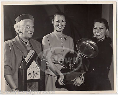 ANGEL IN THE PAWN SHOP SAN FRANCISCO COMMUNITY THEATRE ELENA BOURSKYA PROP PHOTO - K-townConsignments