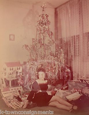 FASHIONABLE WIFE UNDER THE CHRISTMAS TREE DOLLHOUSE & PRESENTS VINTAGE PHOTO - K-townConsignments