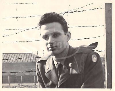 JOHNNY CASH LOOKING AMERICAN GI SOLDIER VINTAGE POST-WWII JAPAN BARBWIRE PHOTO - K-townConsignments