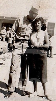 AFRICAN AMERICAN BLACK GI IN UNIFORM & HIS GIRL ORIGINAL WWII SNAPSHOT PHOTO - K-townConsignments