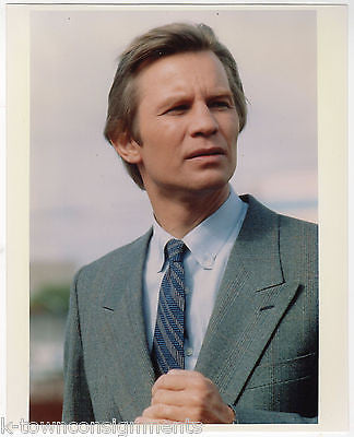 MICHAEL YORK ENGLISH STAGE & MOVIE ACTOR VINTAGE AUTOGRAPH SIGNATURE & PHOTO - K-townConsignments