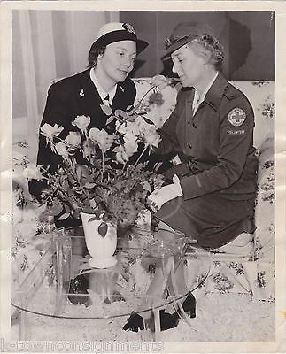 WWII WAVES WOMEN IN UNIFORM RED CROSS PEPSI CENTER SAN FRANCISCO PRESS PHOTO - K-townConsignments