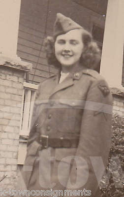 YOUNG GIRL WAC MILITARY WOMAN IN UNIFORM CLASSIC AMERICANA WWII SNAPSHOT PHOTO - K-townConsignments