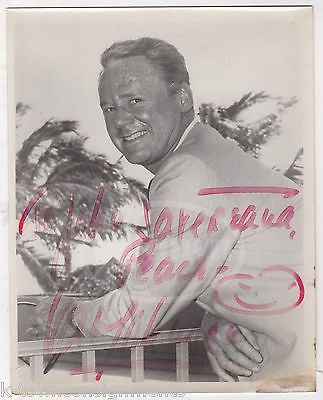 VAN JOHNSON HOLLYWOOD MOVIE ACTOR VINTAGE AUTOGRAPH SIGNED CANDID PHOTOGRAPH - K-townConsignments