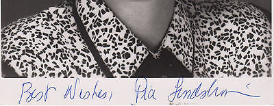 PIA LINDSTROM  SWEDISH JOURNALIST TV ACTRESS VINTAGE AUTOGRAPH SIGNED PHOTO - K-townConsignments
