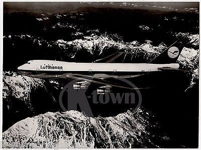 LUFTHANSA AIRLINES BOEING 747  SPECIFICATIONS VINTAGE AVIATION ADVERTISING PHOTO - K-townConsignments