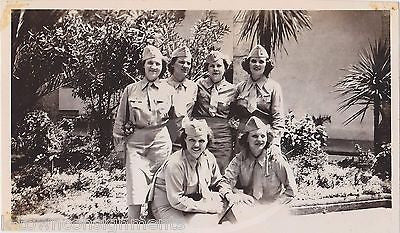JEEP TRUCK FULL OF WAC MILITARY WOMEN IN UNIFORM VINTAGE WWII SNAPSHOT PHOTOS - K-townConsignments