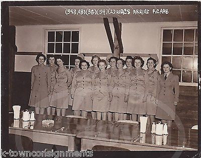 WAC WOMEN IN MILITARY RCAAB RAPID CITY ARMY AIR BASE VINTAGE UNIFORM GROUP PHOTO - K-townConsignments