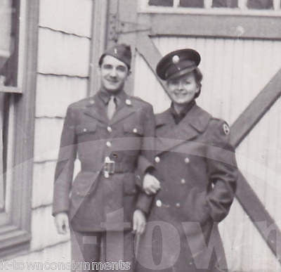 CUTE WAC MILITARY COUPLE VINTAGE WWII WOMAN IN UNIFORM HOMEFRONT SNAPSHOT PHOTO - K-townConsignments