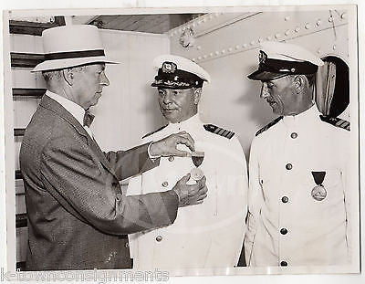 US NAVY CAPTAIN ALFRED MOORE RESCUES BRITISH SHIP MABEL WWII PRESS PHOTO 1937 - K-townConsignments