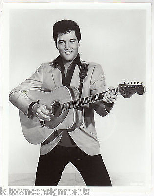 ELVIS PRESELEY ELVIS ON STAGE POSE VINTAGE ROCK N ROLL MUSIC PROMO PHOTOGRAPH - K-townConsignments