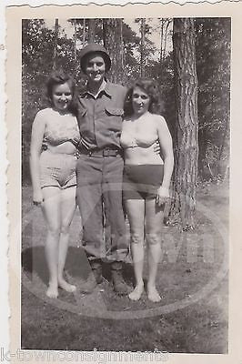 AMERICAN GI WWII SOLDIER & HIS BEST GIRL IN SWIMSUIT VINTAGE SNAPSHOT PHOTOS - K-townConsignments