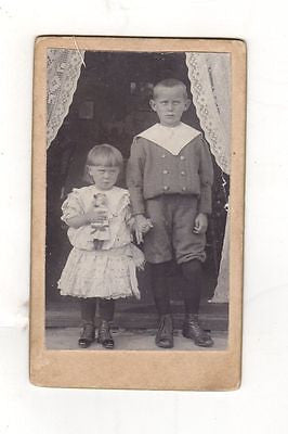 CUTE LITTLE GIRL WITH ANTIQUE DOLL  & BROTHER VICTORIAN CDV SNAPSHOT PHOTO - K-townConsignments