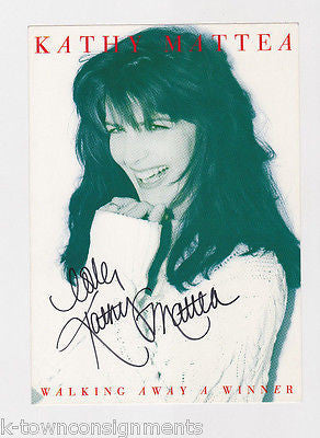 KATHY MATTEA COUNTRY WESTERN MUSIC SINGER VINTAGE AUTOGRAPH SIGNED PHOTO CARD - K-townConsignments