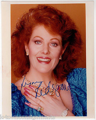 LYNN REDGRAVE STAGE & MOVIE ACTRESS VINTAGE AUTOGRAPH SIGNED 8x10 PHOTO - K-townConsignments